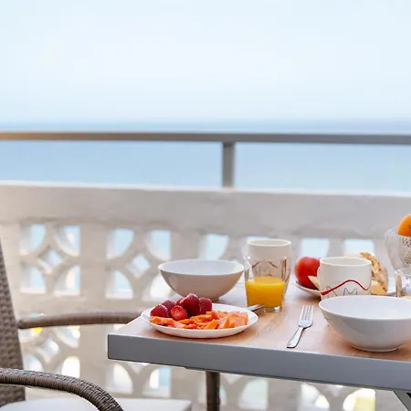 Olas Del Atlantico * Tacoronte